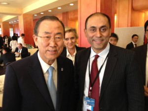 Secretario General Ban Ki-moon y Dean Sumitra Dutta, Cornell University Johnson School of Business en Geneva Suiza.