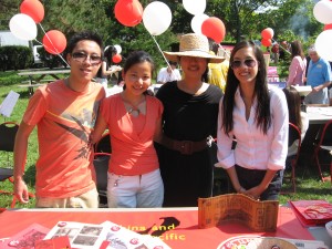 From left to right: Randy Wan '12, Cindy Khor '12, Haiyan Wang, Audrey Keranen '12