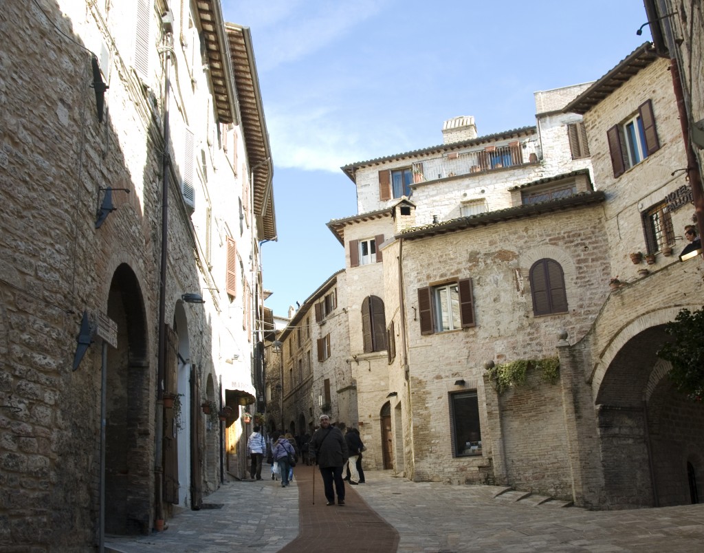 Walking along the streets of Assisi