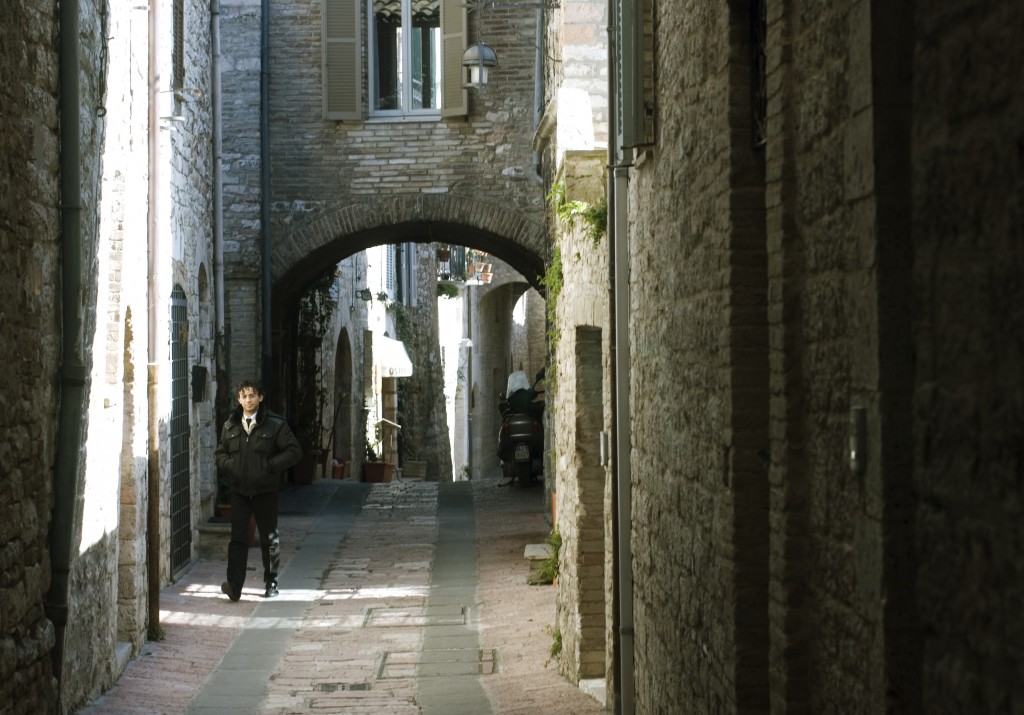 Walking along the intimate streets of Assisi
