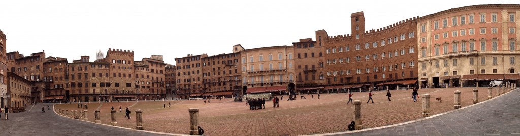 Siena: Piazza del Campo, view from bottom side