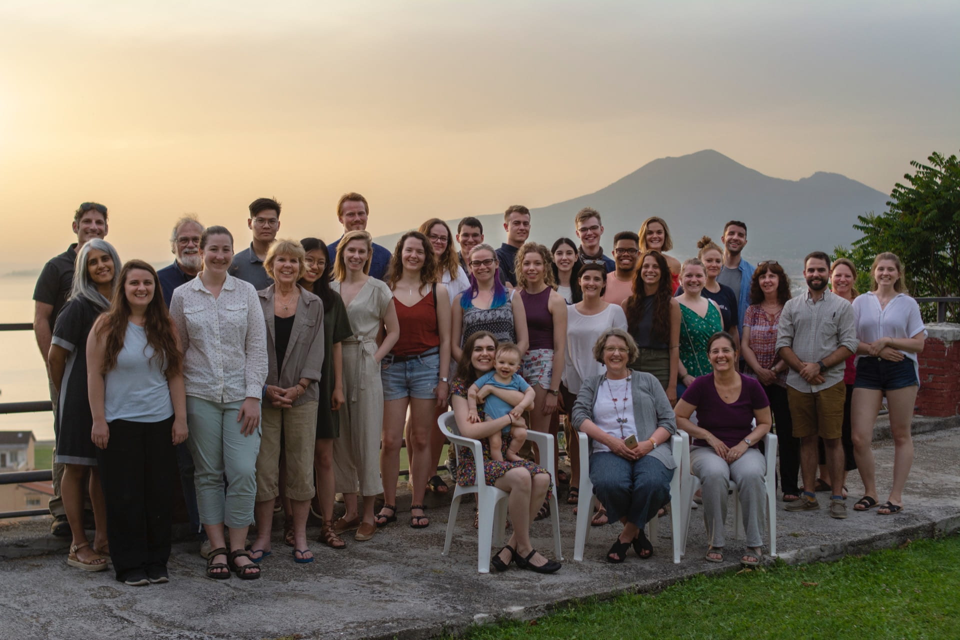 The 2019 CRC team in Castellammare di Stabia, in front of Mt. Vesuvius (Photo: Danielle Vander Horst)