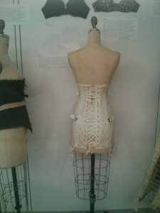 Corset for pregnant women, can be adjusted through pregnancy terms, but is still used to keep the "womanly" curves.