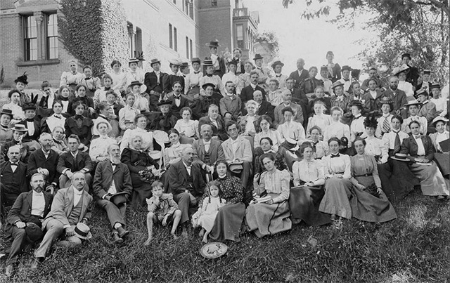 Summer Nature Study School students and faculty, circa 1898